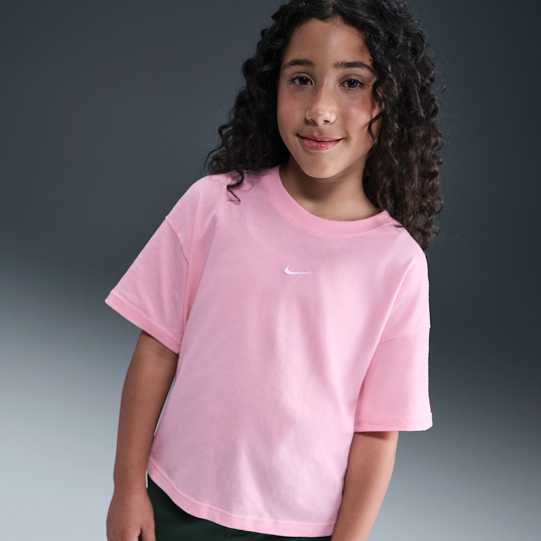 NIKE - ずっっっっと Nike Sportswear Essential Big Kids' (Girls') T-Shirt. Nike.com